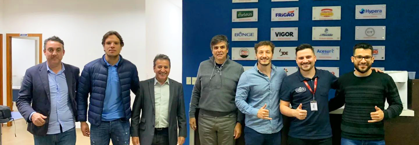 Arilu recebe a ilustre visita da equipe Ceratti