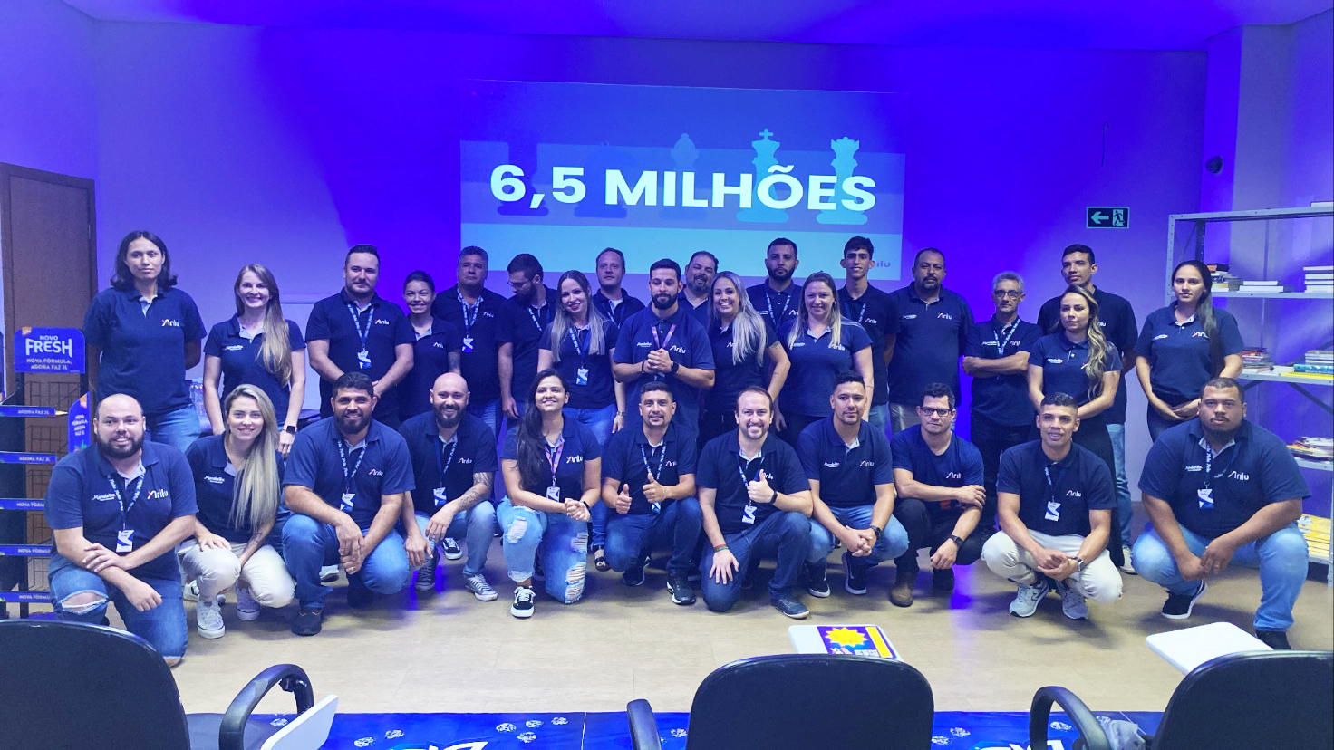 Reunião da equipe de vendas Amarela